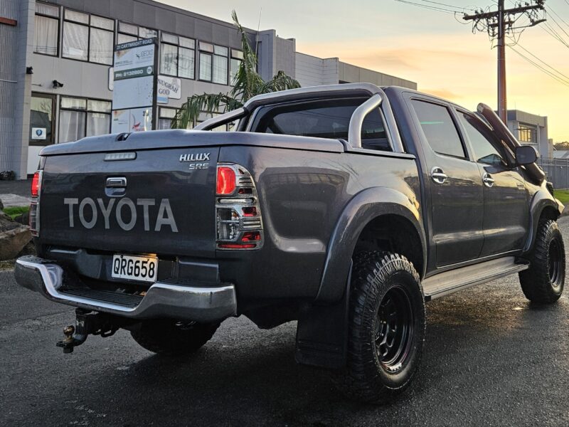 2013 Toyota Hilux sr5 4X4 Turbo 3L diesel